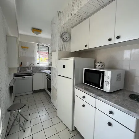 Apartamento T3 Centre Avec Terrasse, Parking Et Ménage Inclus - Fr-1-374-206