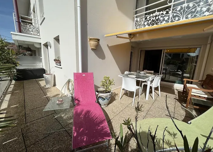 T3 Centre Avec Terrasse, Parking Et Menage Inclus - Fr-1-374-206 *