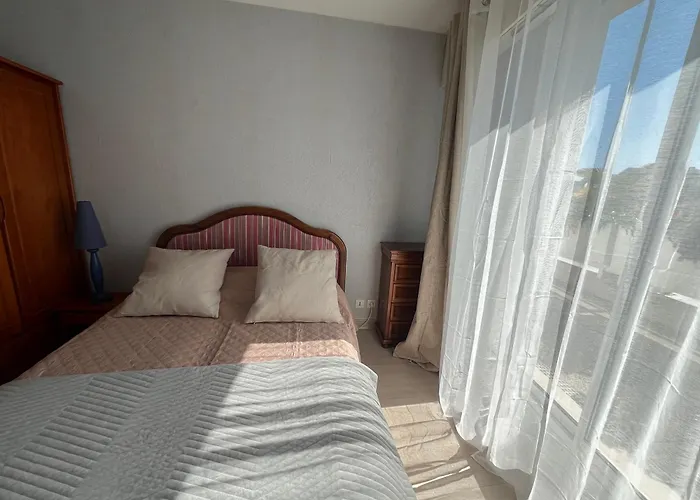 T3 Centre Avec Terrasse, Parking Et Menage Inclus - Fr-1-374-206 *